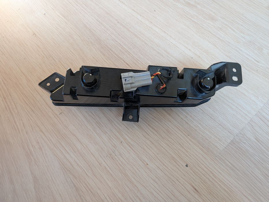 XPENG G6 halogen prawy LED