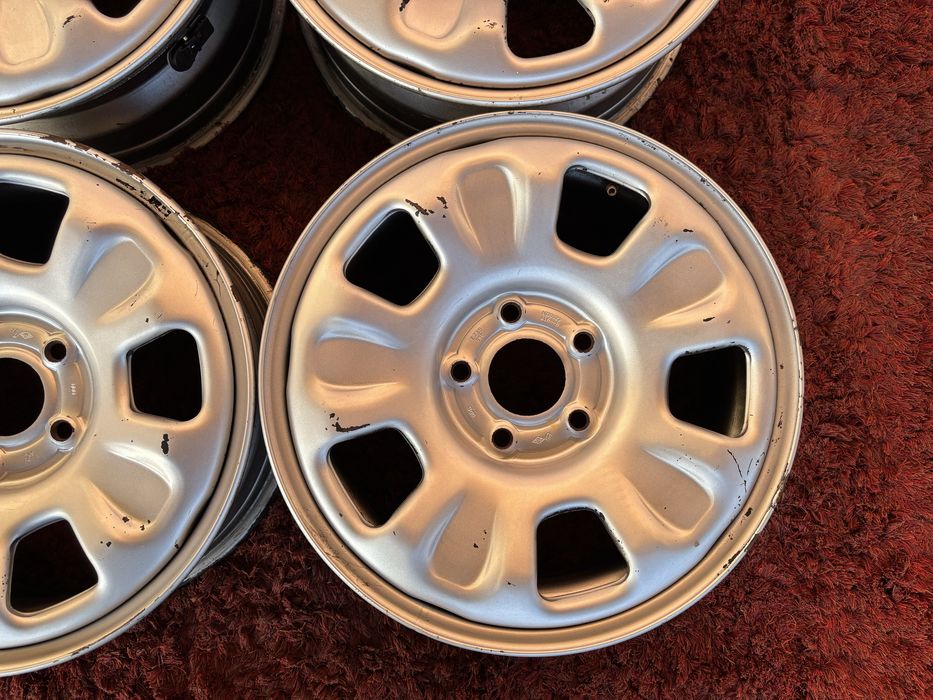Original Dacia Duster Renault R16 5x114,3