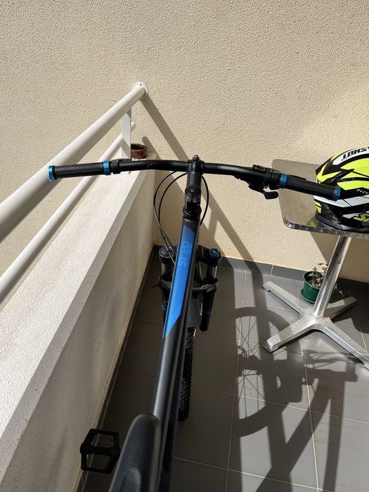 Bicicleta+capacete btt negociavel