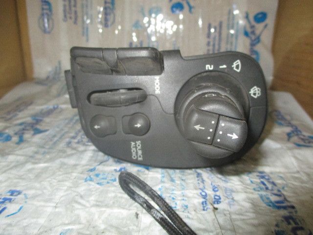 Conjunto / manetes de luzes e limpa vidros RENAULT Clio III (BR0/1, CR