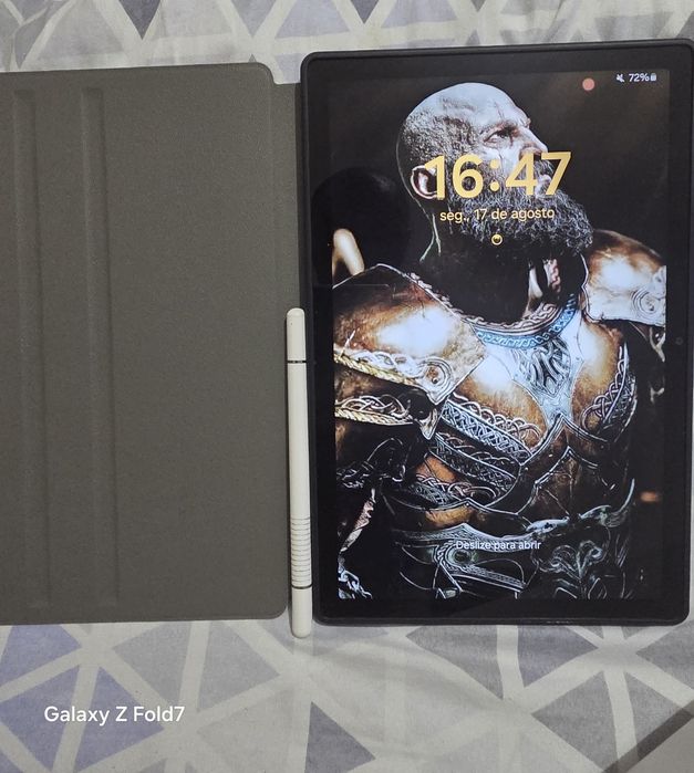 Tablet A8 usado como novo.