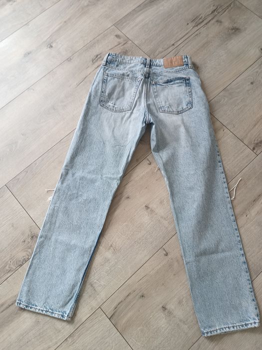 Jeansy boyfriend  dziurami  H&M r 36