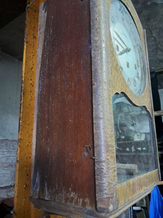 Relógio antigo a funcionar