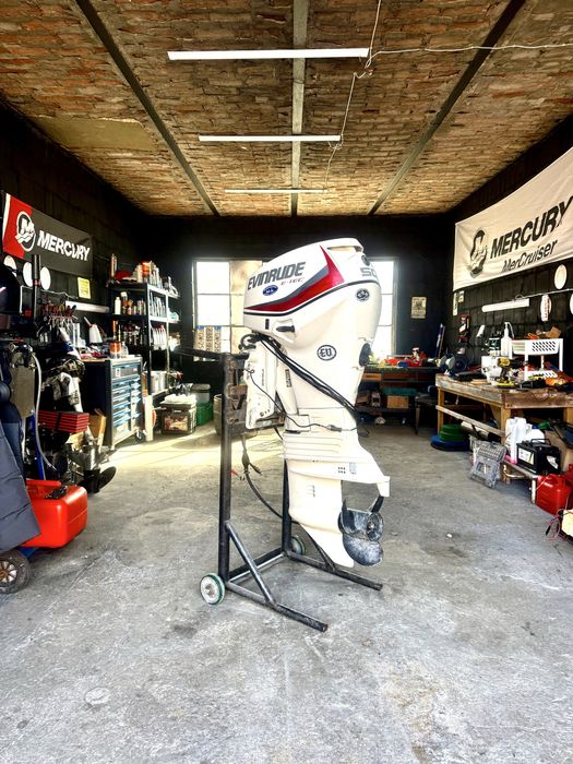 Naprawa silników zaburtowych