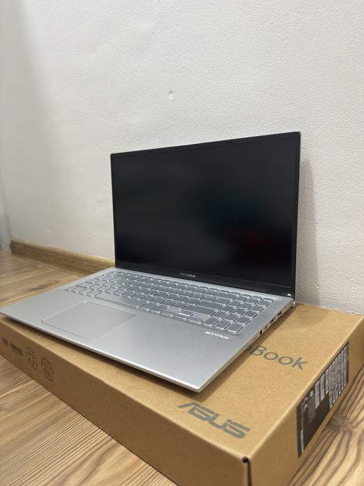 Laptop ASUS VivoBook 512GB SSD R5-3500U 8GB RAM 15.6"