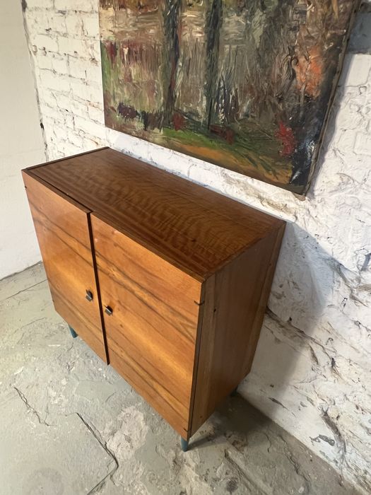 Piekna komoda na toczonych nozkach piekny fornir prl vintage retro