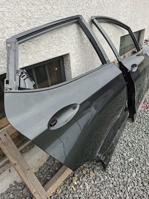 Продам передні задні праві двері на шевроле болт