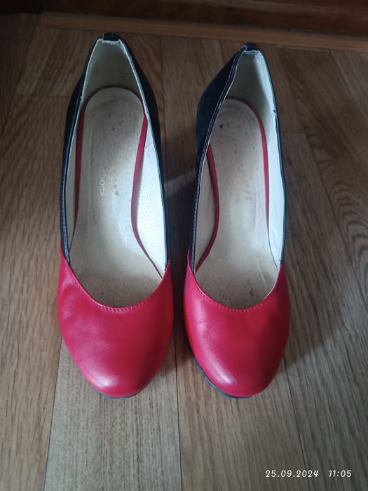 Туфлі на каблуку жіночі взяття обувь туфли на каблуке