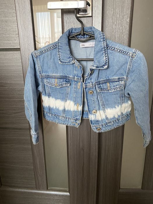 Куртка для дівчинки 116-122р