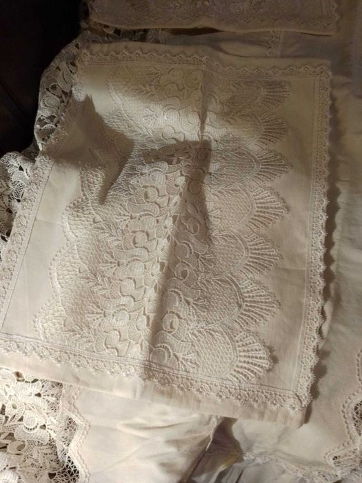 Colcha maJestosa C/Renda e 2Fronhas outrora15E-Lençois desde15EDesde2E