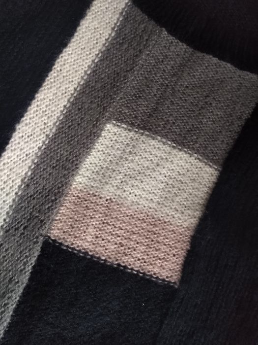 Czarny sweter prostokąty M/L