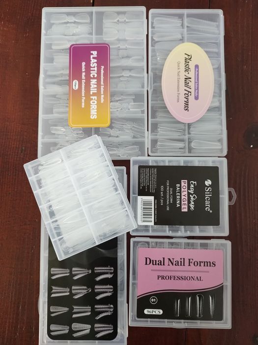 Dual formy do paznokci