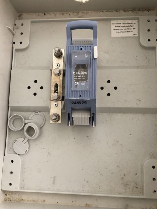 Caixa contador eletricidade