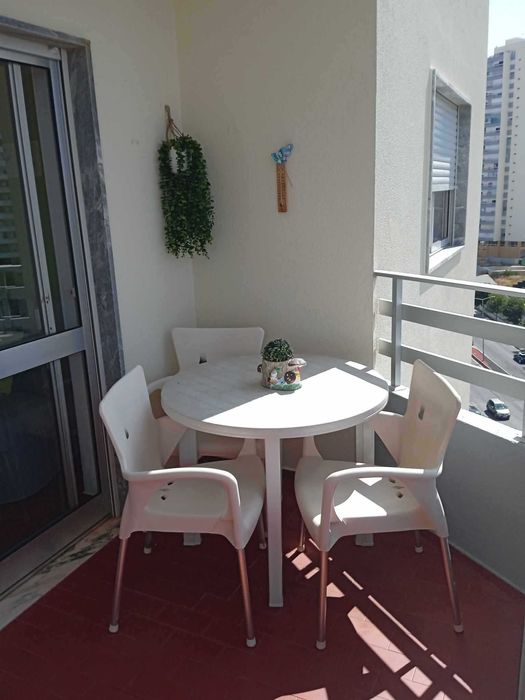 OPORTUNIDADE Julho - T2 praia da rocha com piscina a 5 min a pé do areal