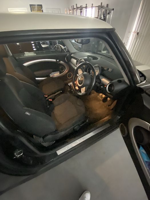 Mini volante a direita matricula portuguesa