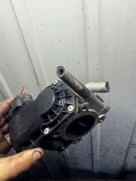 Дроссельна заслонка Mazda 6 2.0D RF7J 136B0C