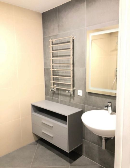 Продаж нової мебльованої квартири з ремонтом, у Парусi, від власника!