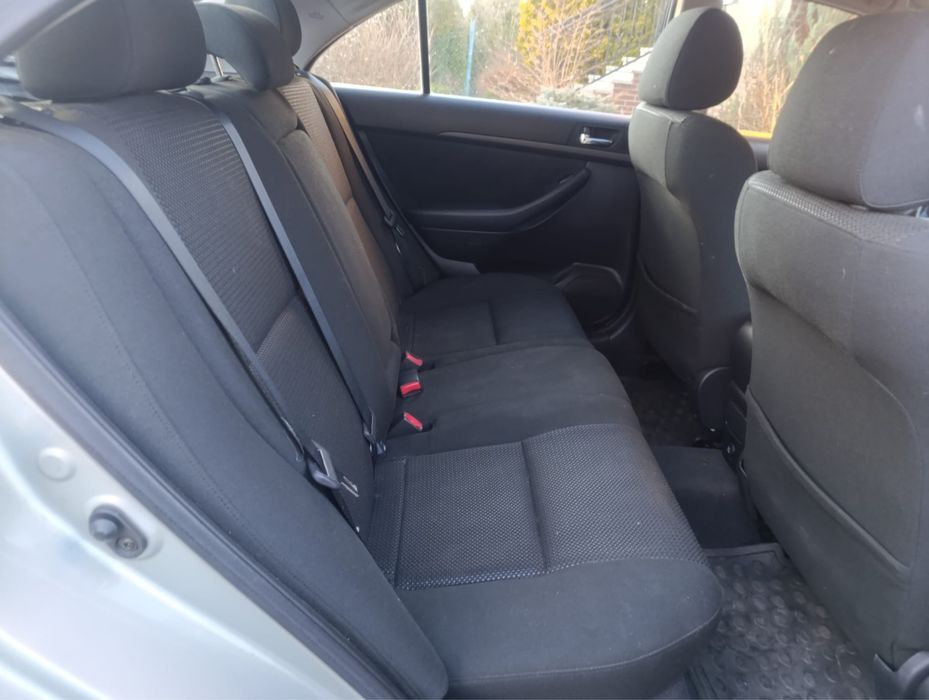 Piękna Toyota Avensis1.8Sol Liftback *Automat LPG