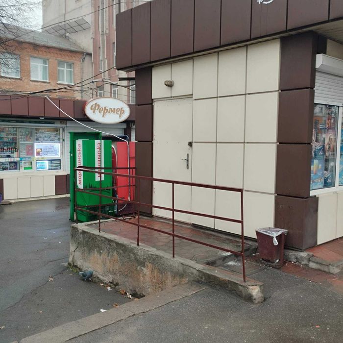 Кіоск діючий в прохідному місці