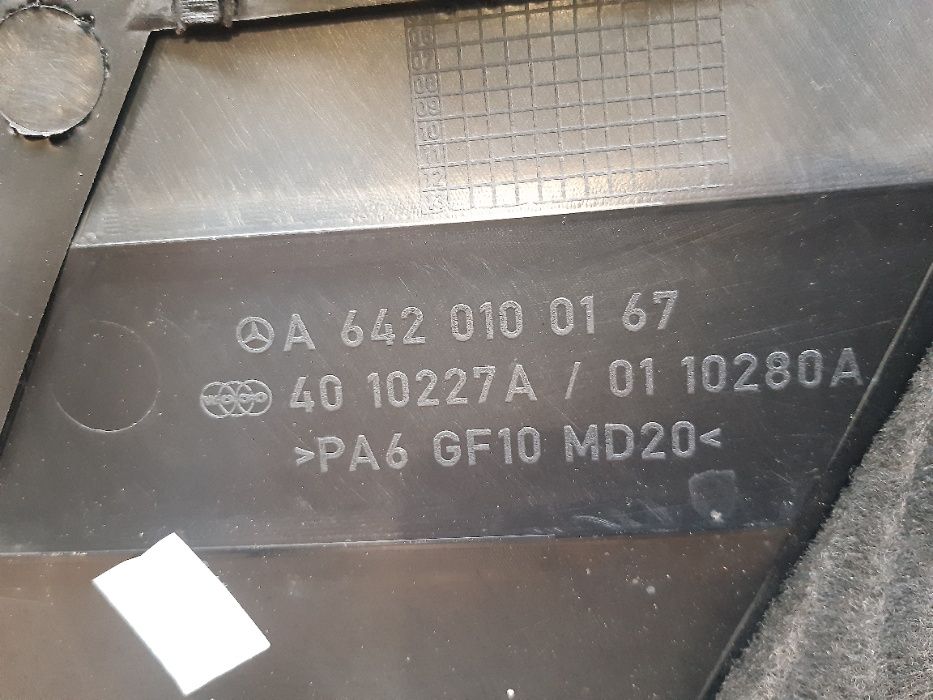 Pokrywa silnika Mercedes