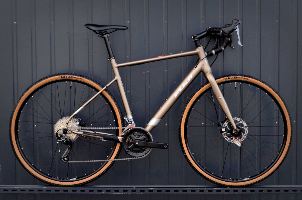 Najtańszy komfortowy Gravel FUJI JARI 2.5 na Shimano FVat23 RATY Wysył