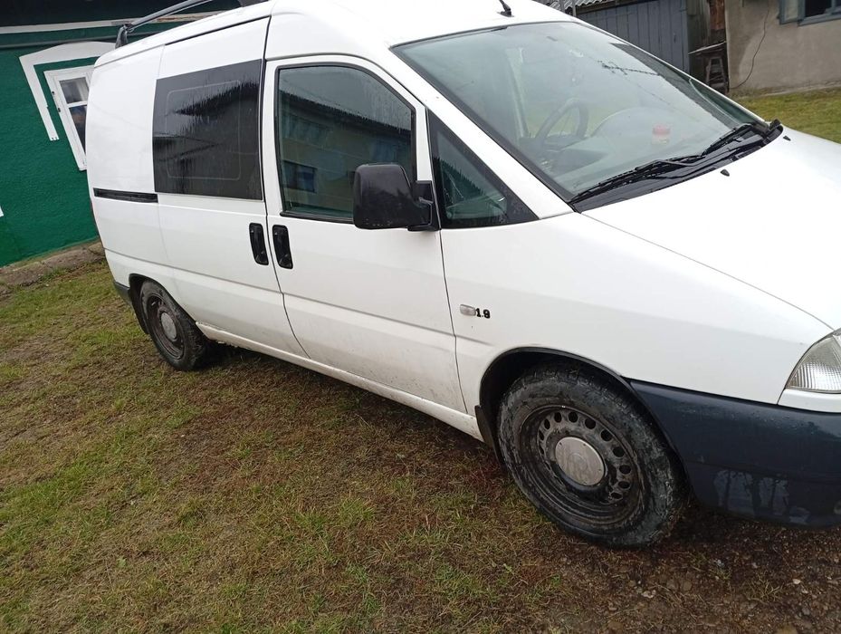 Пежо експерт 1.9 дізель.