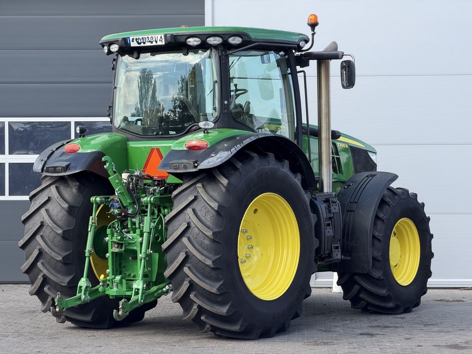 John Deere 7200 R