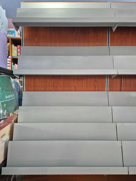 Armário expositor de livros, jornais e revistas