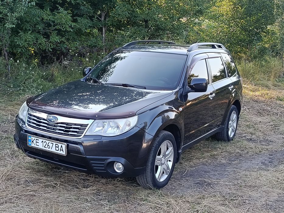 автомобиль Subaru forester