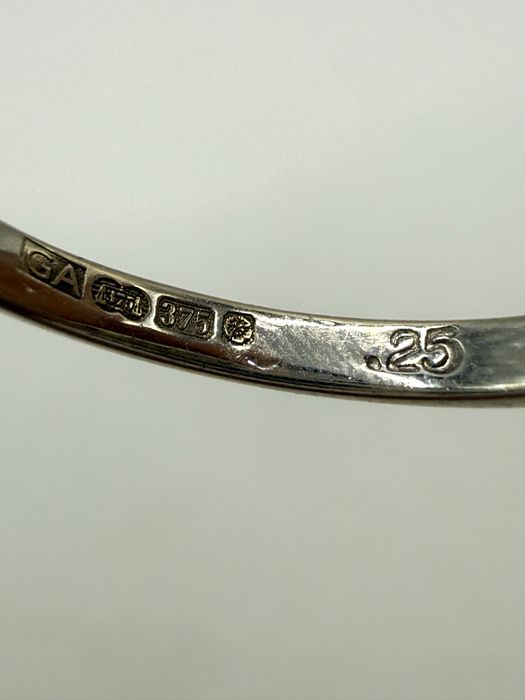 Złoty pierścionek z diamentami 0,25ct