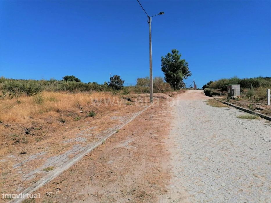Terreno para Construção / Baião, Grilo — Valadares, Porto