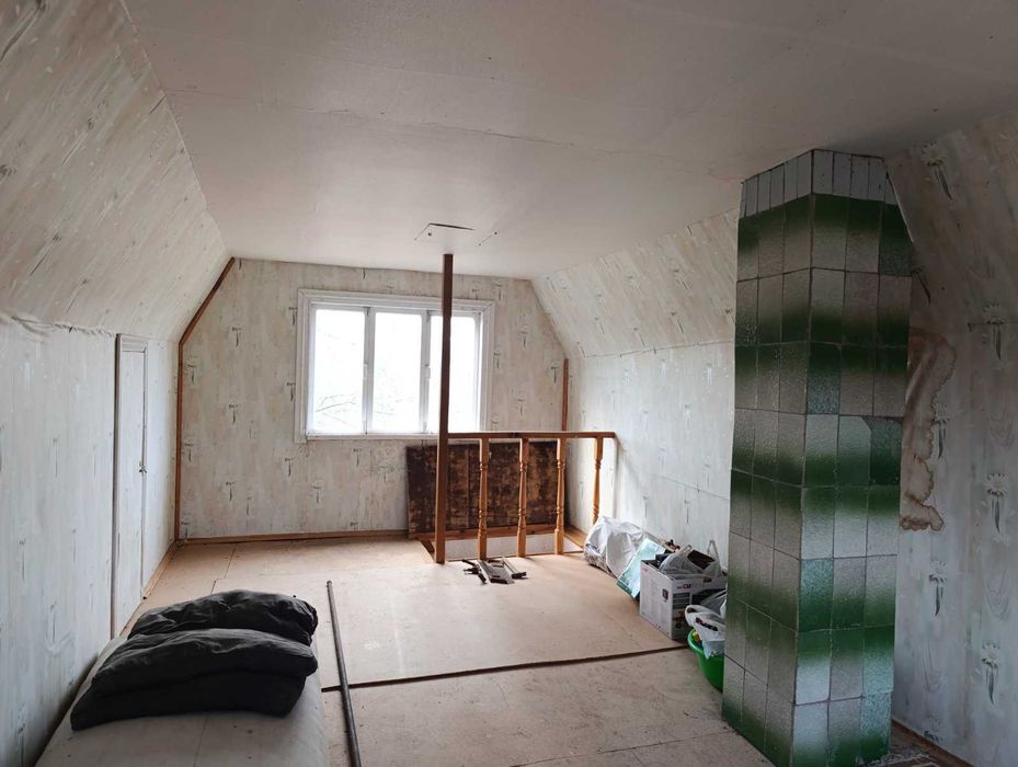 Камін ! Груба ! Свердловина ! Поруч ліс!