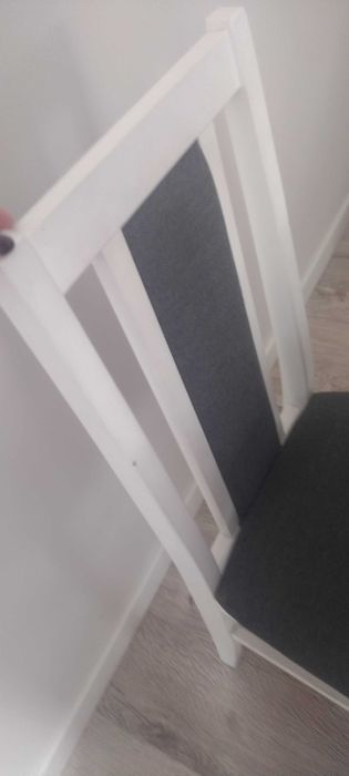 Stół plus krzesła