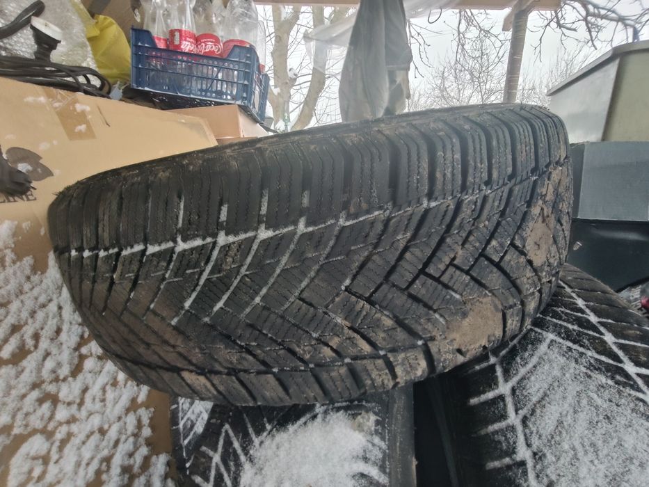 Зимова гума Tracmax 215/65/15