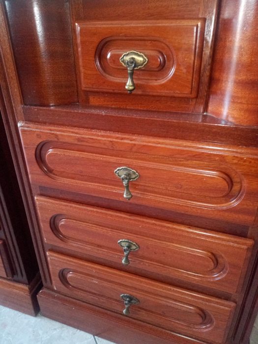 Mesinha de cabeceira madeira maciça