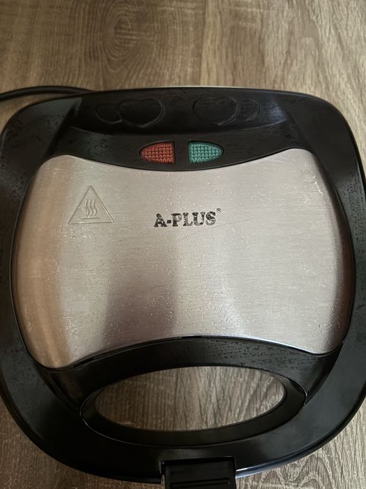 Бутербродниця A-PLUS нова, не використовувалась