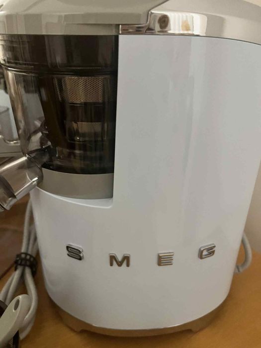 Maquina de fazer sumos da smeg