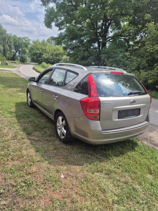 Kia Ceed 1.4 benzyna 90 km 2011 r.