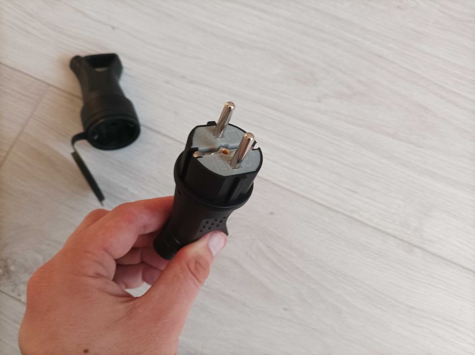 Штекер електричний, вилка, розетка із кришкою