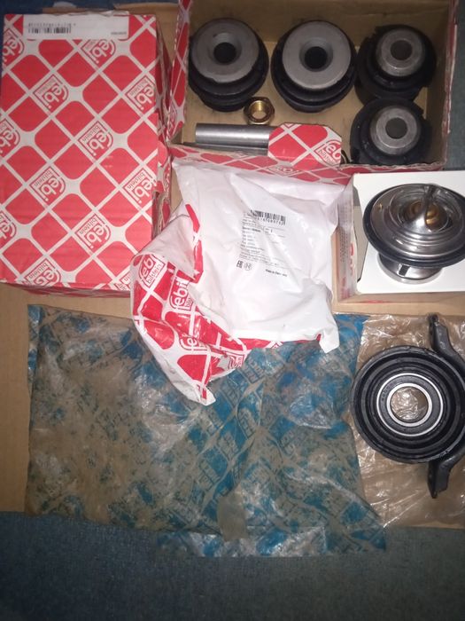 Продам сайлентблоки переднього ричага  Мерседес w201