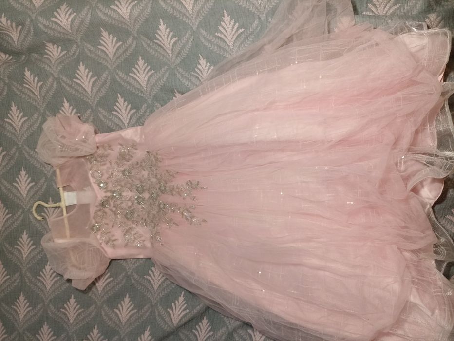 Sukienka dla dziewczynki 140