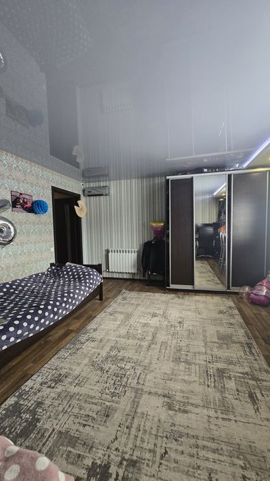 Продам дом с бассейном вул  Незламна