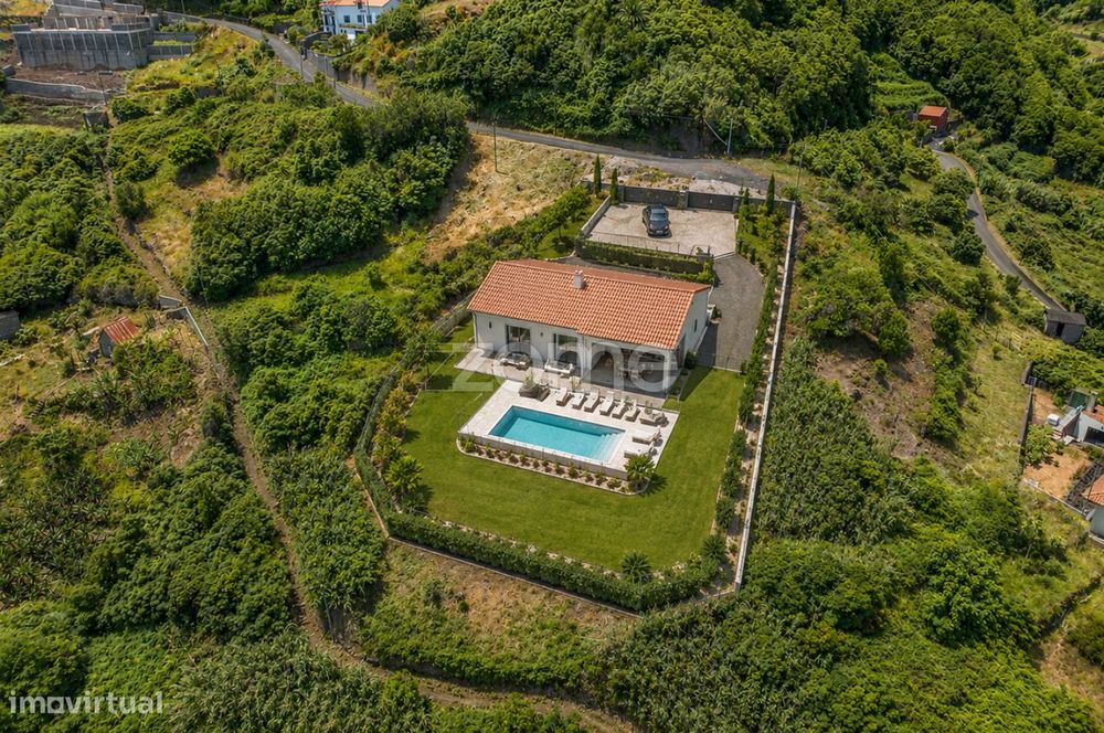 Terreno com 3.310 m2 em São Cristovão - Boaventura