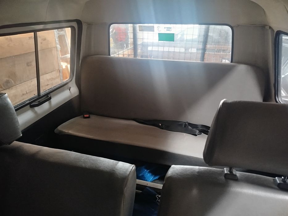 Mitsubishi L300 6 lugares caixa aberta