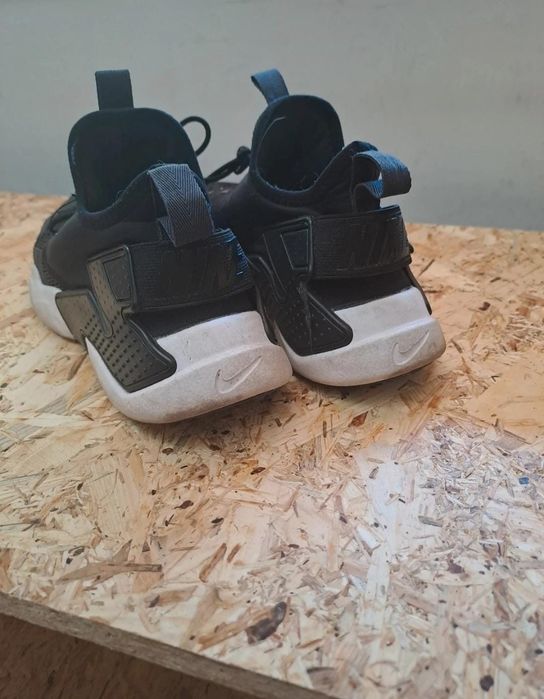 Sapatilhas Nike huarache pretas edição especial