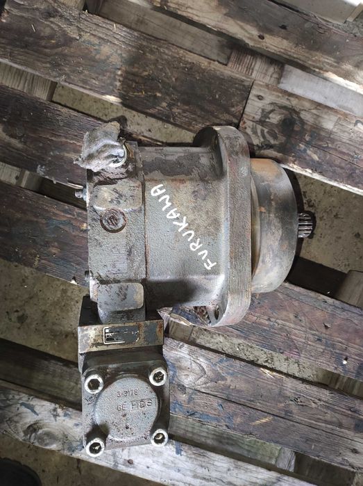 Koparka Furukawa / Atlas  - napęd zwolnicy- hydromotor Linde HMV 70