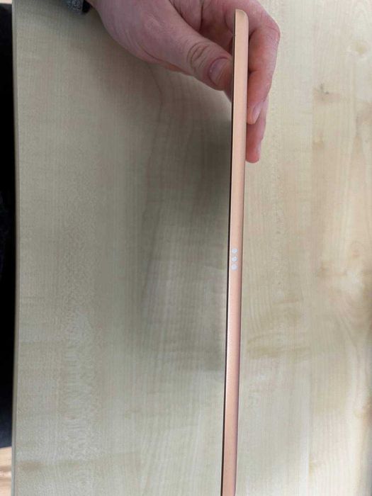 Продам iPad 8 A2270 Wi-Fi 32 gb