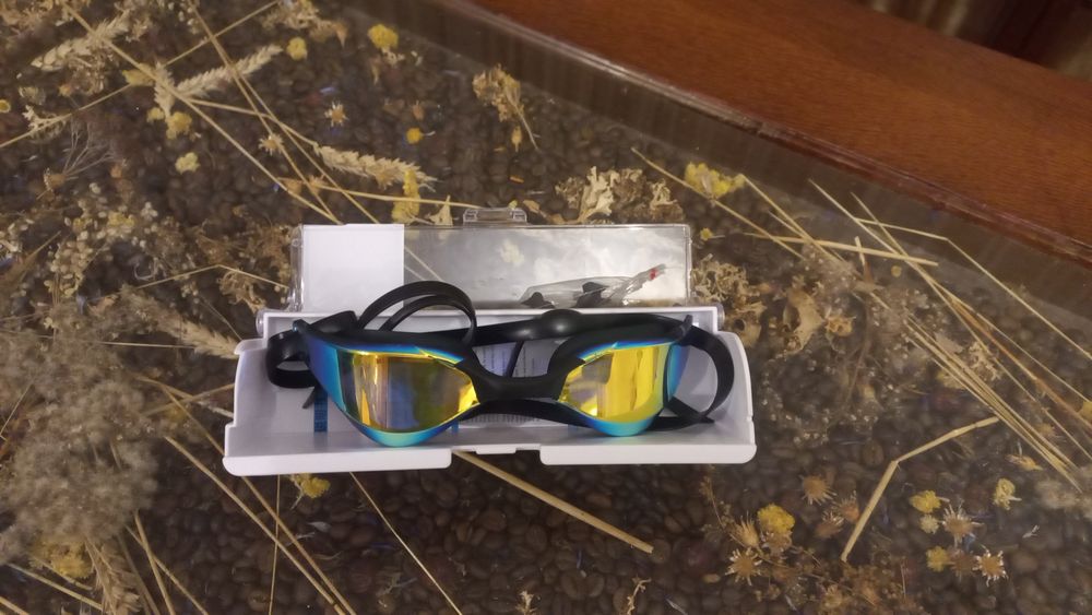 Окуляри для плавання