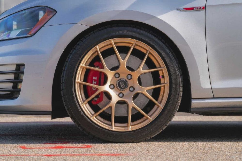 Volkswagen Golf GTI      2016