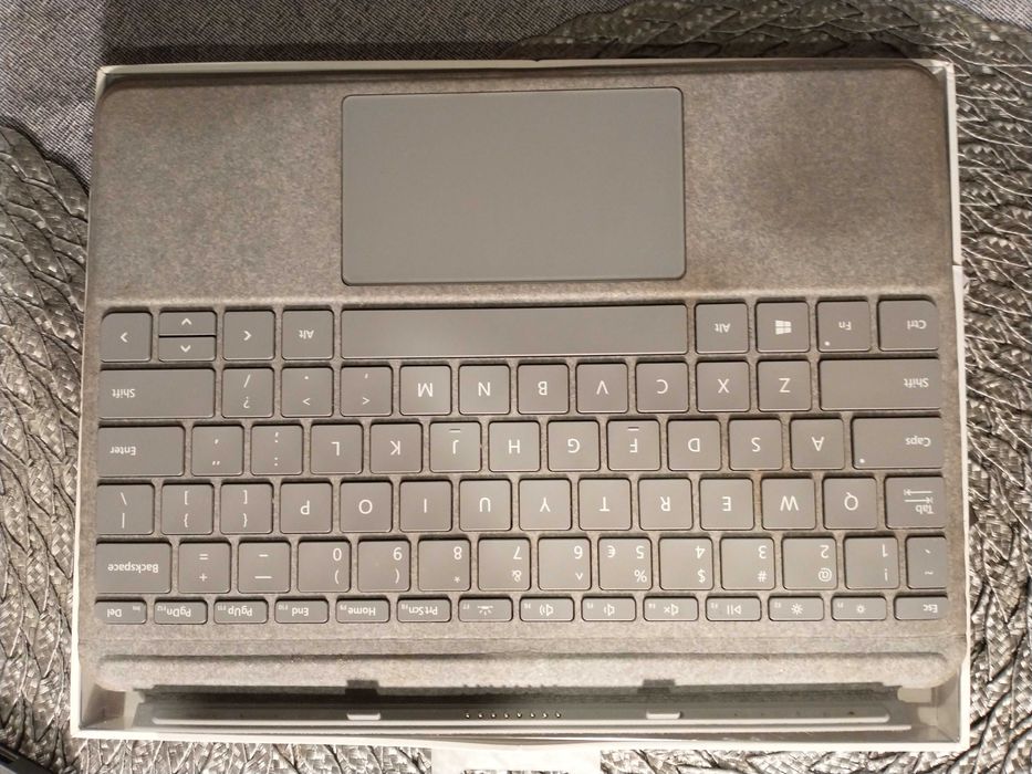 Tablet/laptop Microsoft Surface Go z klawiatura Alcantara